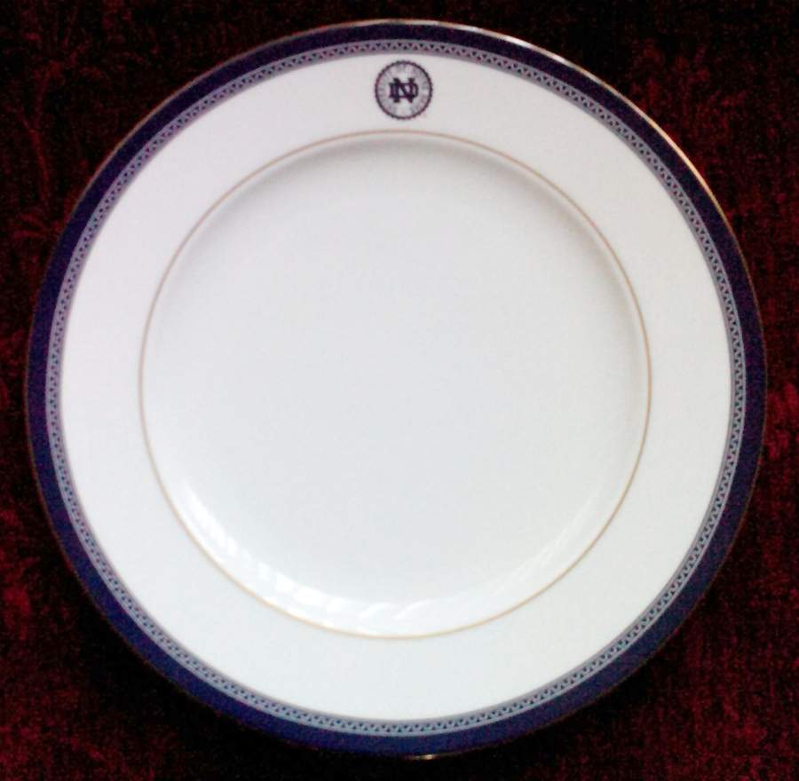 Notre Dame Dinner Plate by Pfaltzgraff-1
