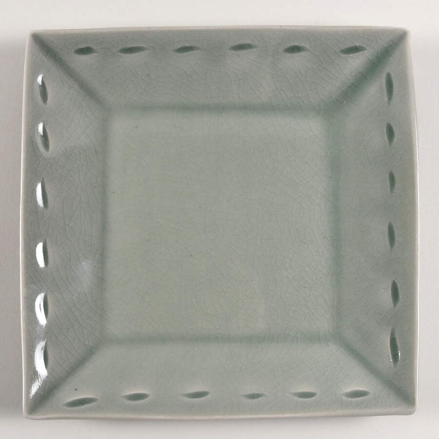 PPX5 Dinner Plate by Simon Pearce-1