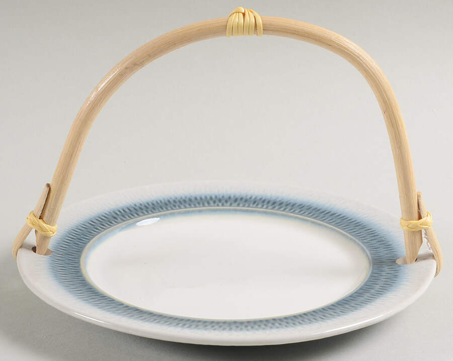 Eclipse Blue 5 3/8"-5 5/8" Bamboo Handled Serving Plate  HC by Pfaltzgraff-1