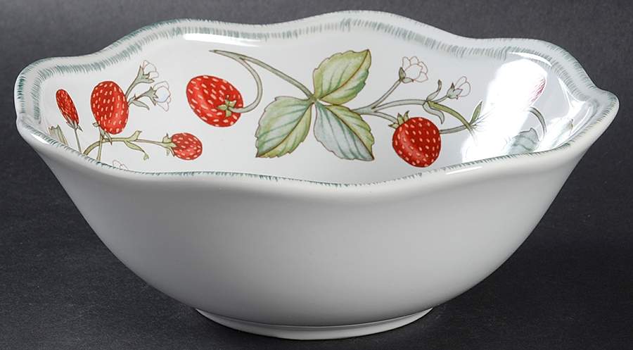 Strawberry Vine Soup/Cereal Bowl by Pfaltzgraff-1