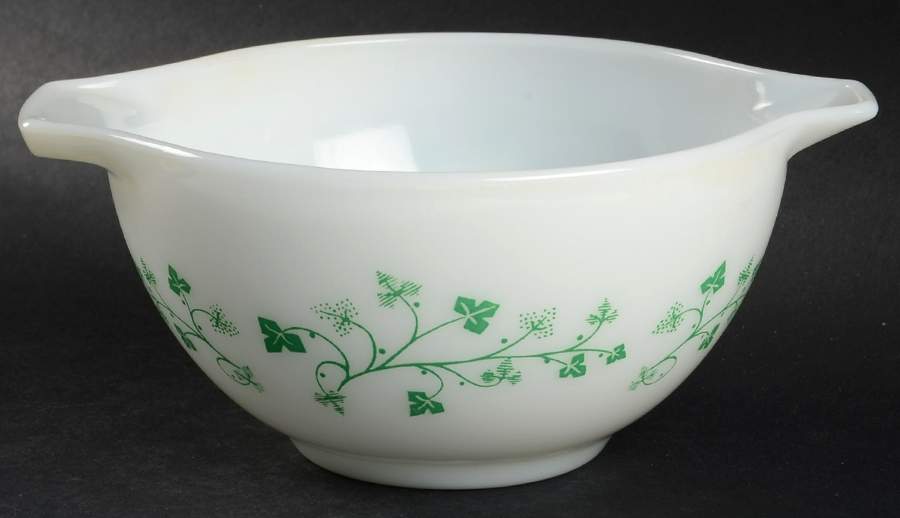 Ivy 7" Cinderella Mixing Bowl by Pyrex-1