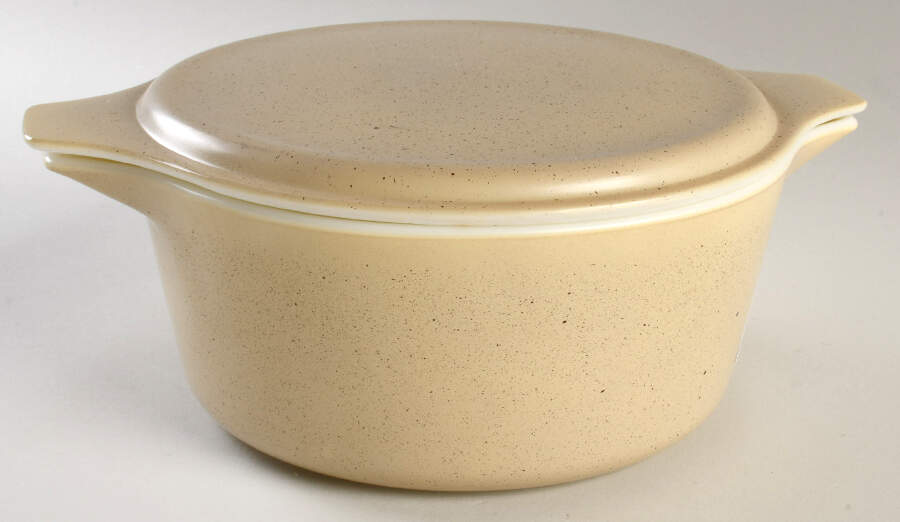 Homestead-Brown 2.5 Qt Round Covered Casserole by Pyrex-1