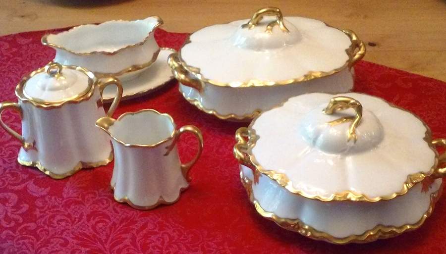 Blenheim Round Covered Vegetable by Peerless (Bavaria)-1