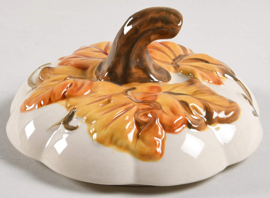 Autumn Berry Lid for Covered Soup Bowl by Pfaltzgraff-1