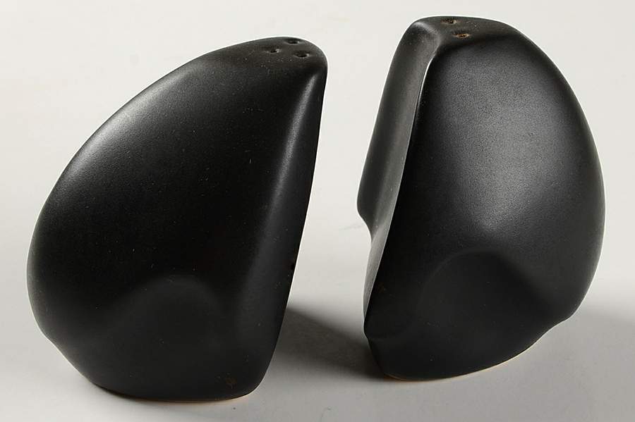 Black Matte Nesting Giftware Salt & Pepper Set by Peter Saenger-1