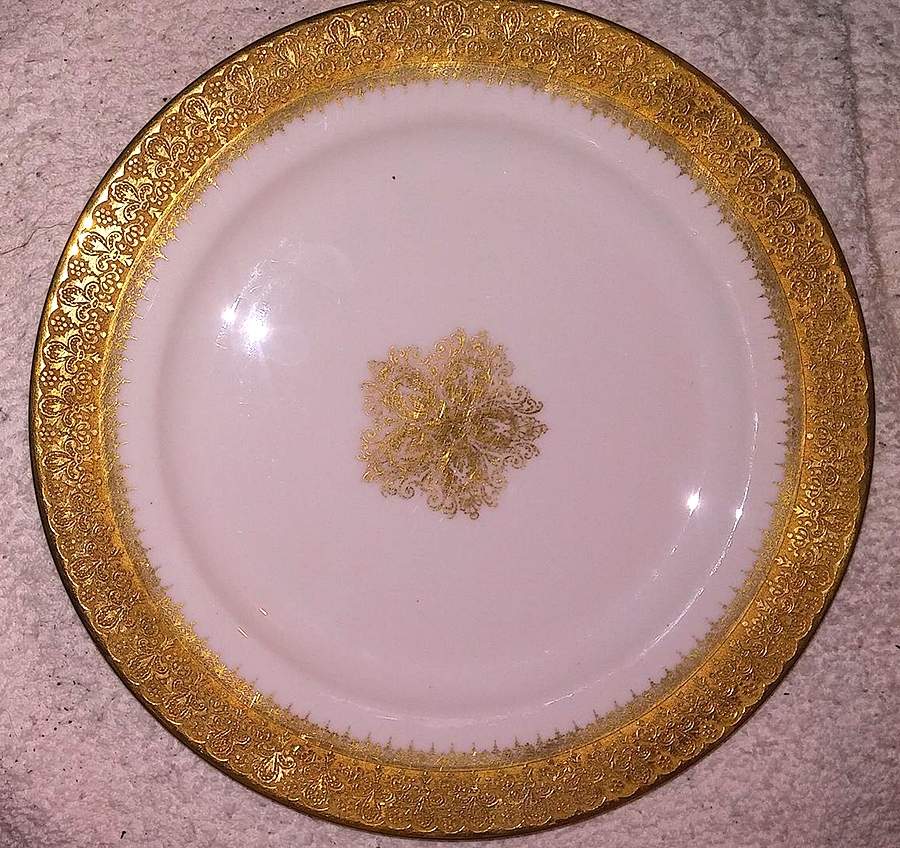 POY909 Dinner Plate by Jean Pouyat-1