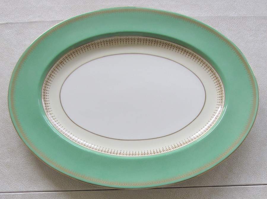 G2782 Green 18" Oval Serving Platter by Paragon-1