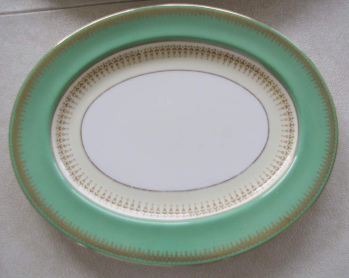 G2782 Green 12" Oval Serving Platter by Paragon-1