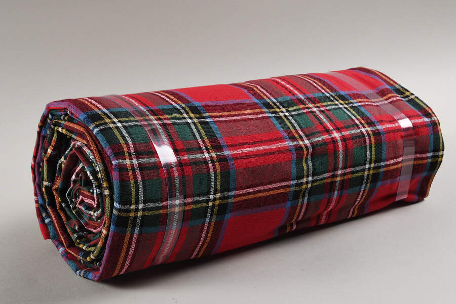 Plaid 70 x 126 Rectangular Tablecloth by Pottery Barn China-1