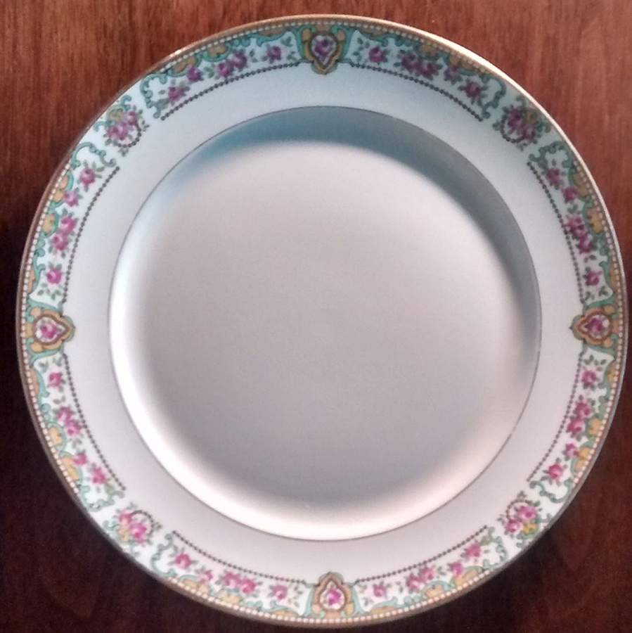 Louise Luncheon Plate by Pope Gosser-1