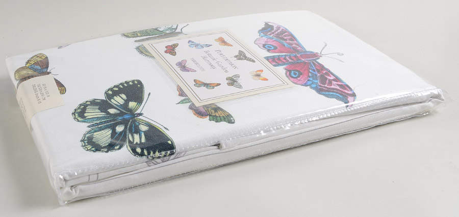 Botanic Garden Harmony Rectangular Tablecloth 60" X 102" by Portmeirion-1