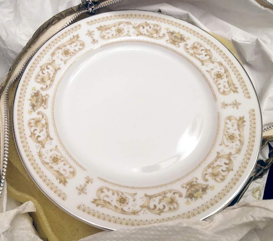 Arcadia Dinner Plate by Premiere-1