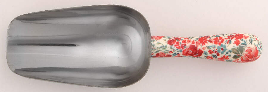 Gorgeous Garden Ceramic Handle Scoop by Pioneer Woman-1