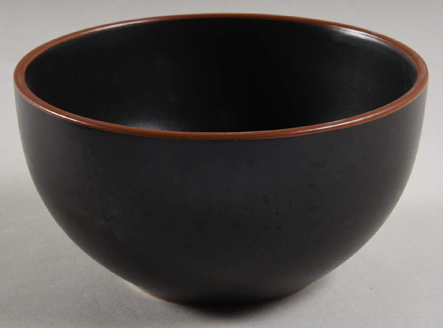 Hunter Black Soup/Cereal Bowl by Pfaltzgraff-1