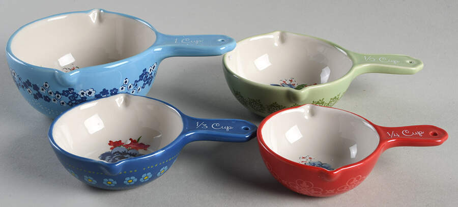 Classic Charm (4 Piece) Measuring Scoop Set by Pioneer Woman-1
