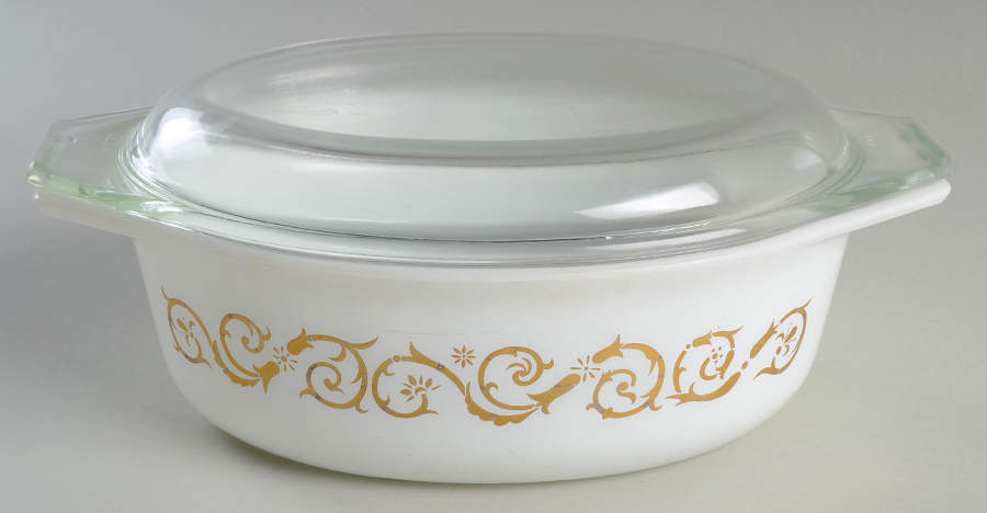 Empire Scroll (Vines) 1.5 Quart Oval Covered Casserole by Pyrex-1