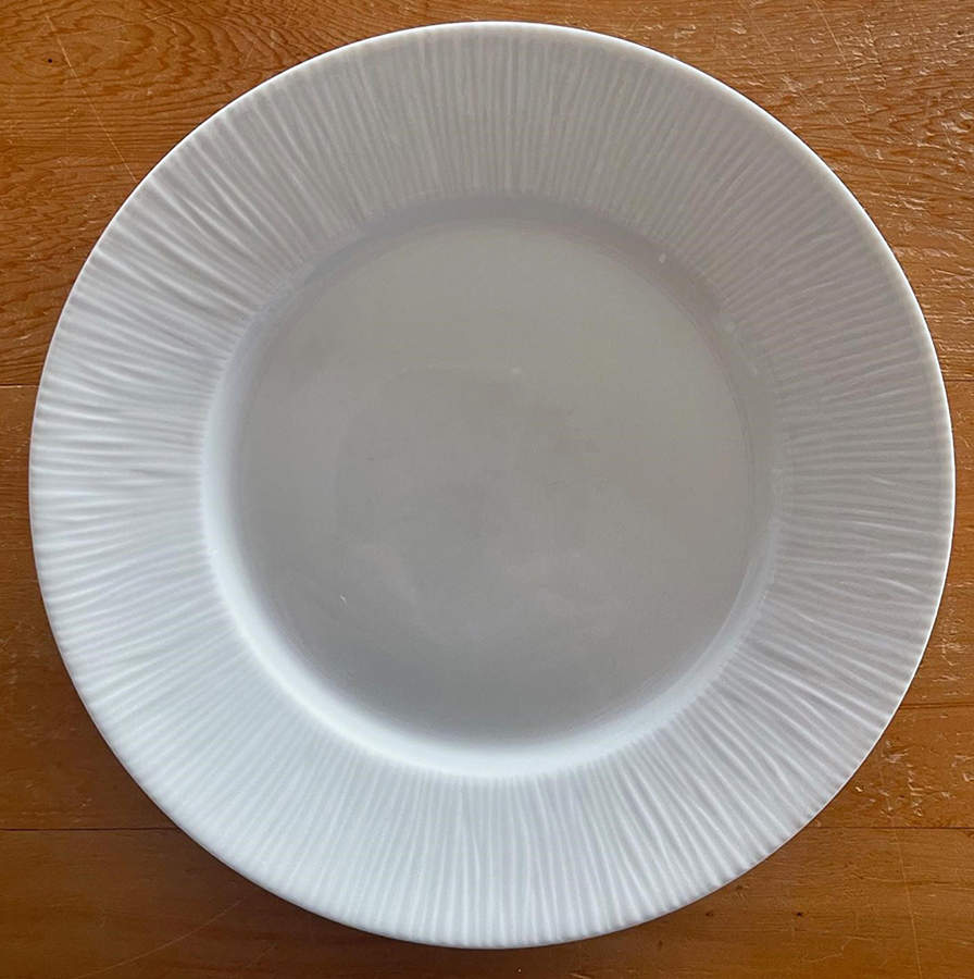 PLI36 Dinner Plate by Porcelaine de Limoges-1