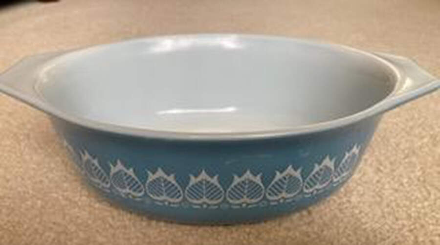 Blue Tulip 1.5 Quart Oval Covered Casserole No Lid by Pyrex-1