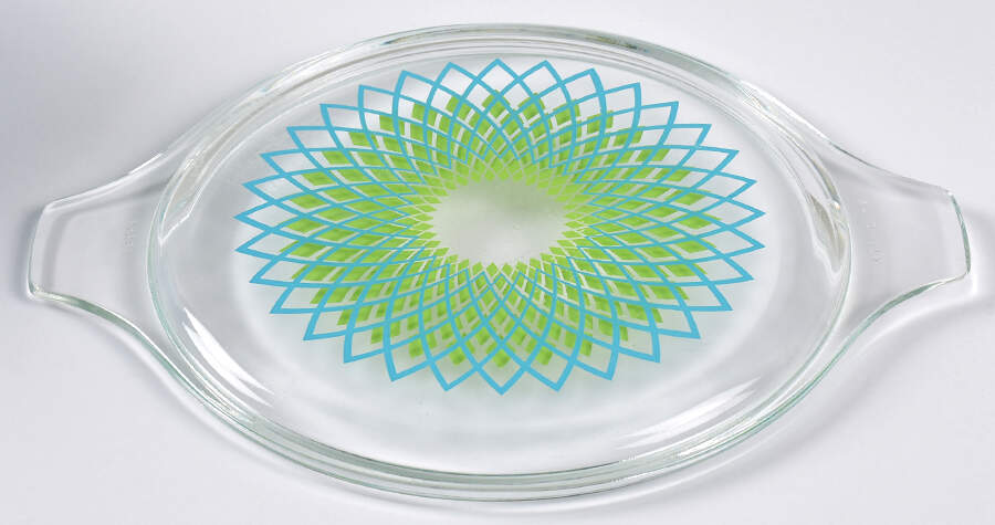 Spirograph Lid for 2.5 Qt Round Casserole by Pyrex-1