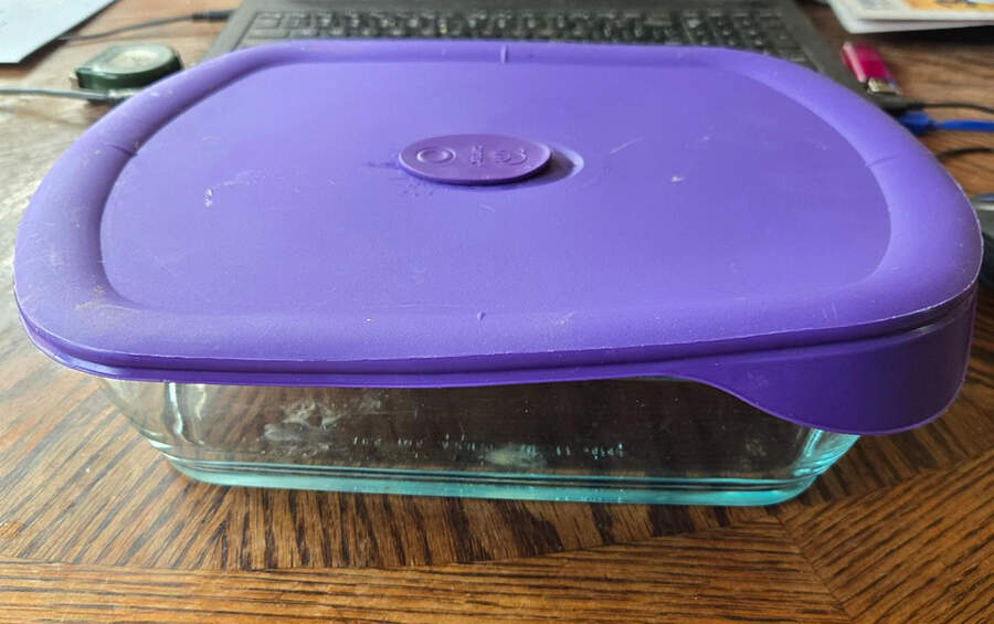 Storage Deluxe 3 Qt Rectangular Dish with Vented Lid by Pyrex-1