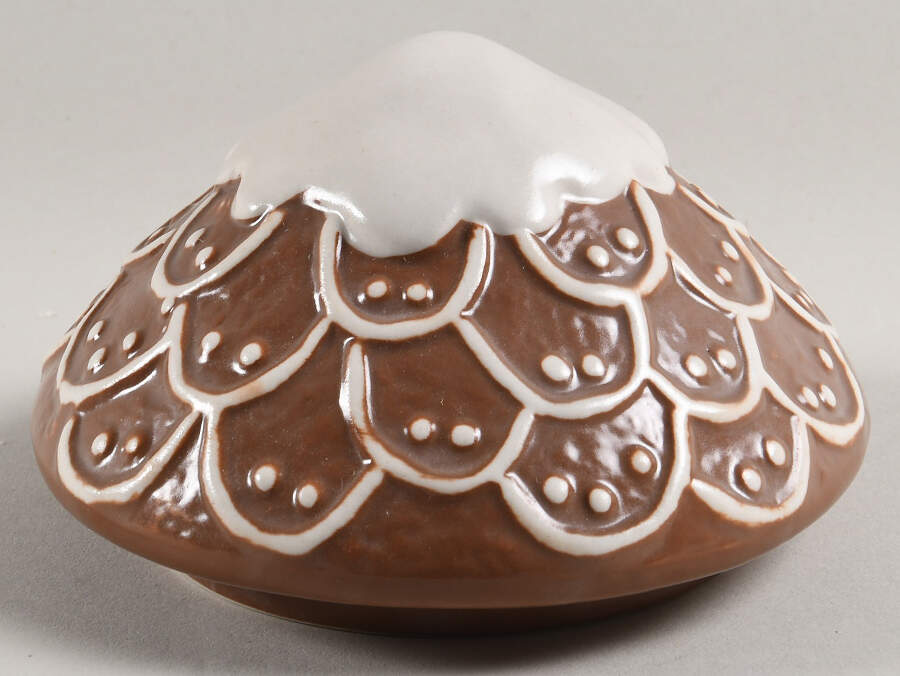 Gingerbread Lid for Mug by Pottery Barn China-1