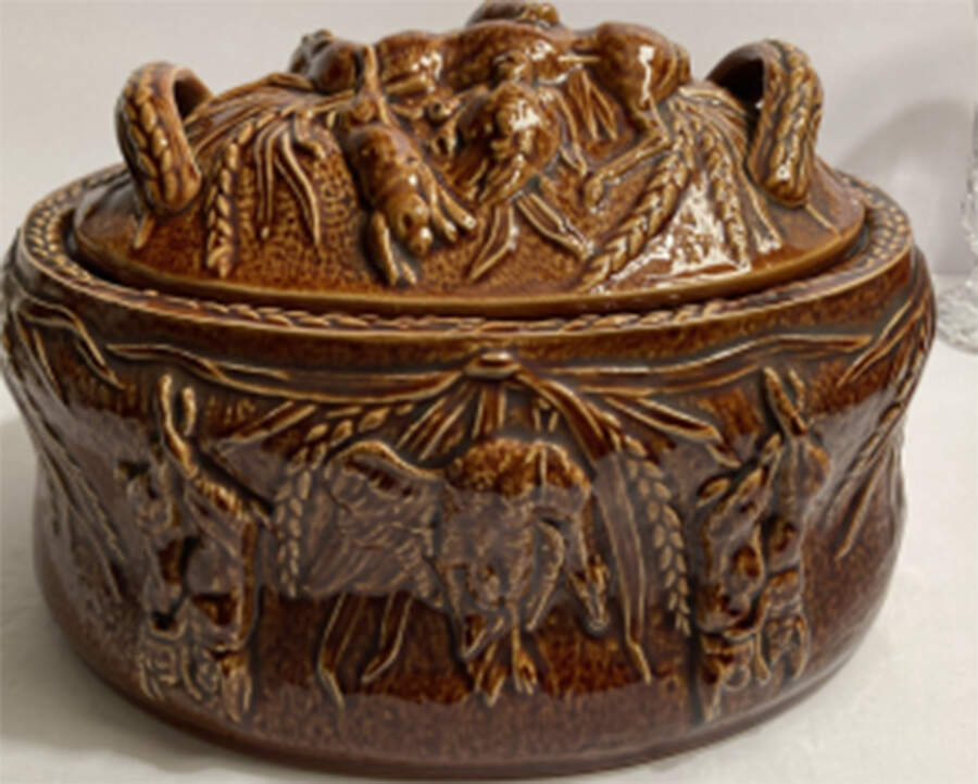 Game 4 Qt Oval Covered Casserole by Portmeirion-1