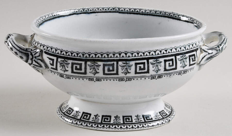 Tyre Sauce Boat No LId by Powell, Bishop & Stonier-1