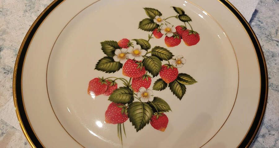 PIC206 Dinner Plate by Pickard-1