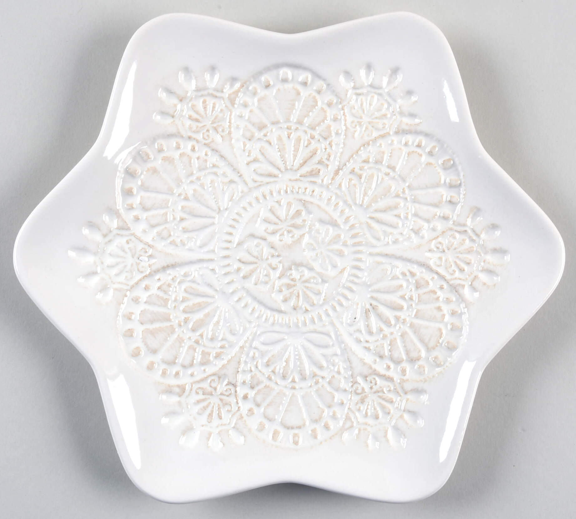 Vintage Lace Figural Salad Plate by Pioneer Woman-1