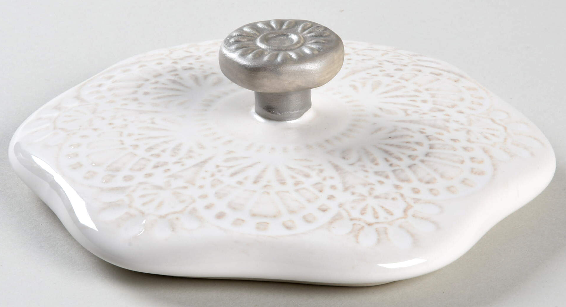 Vintage Lace Lid for 12 Oz Mini Snowflake Cocotte by Pioneer Woman-1
