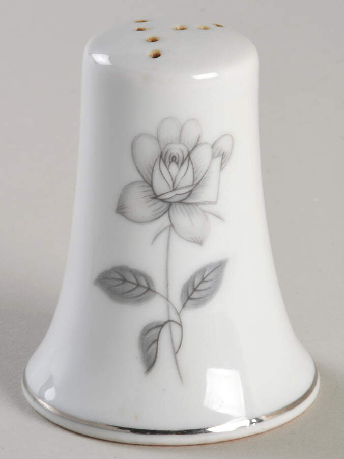 Queens Royal Pepper Shaker by Queens Royal-1