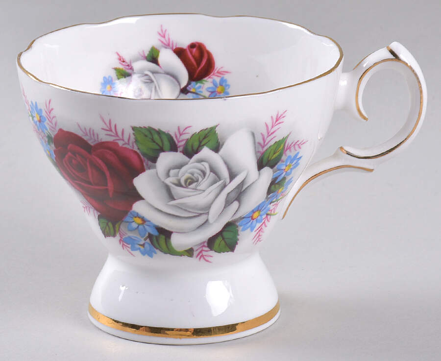 Duet Musical Footed Cup by Queen Anne (England)-1