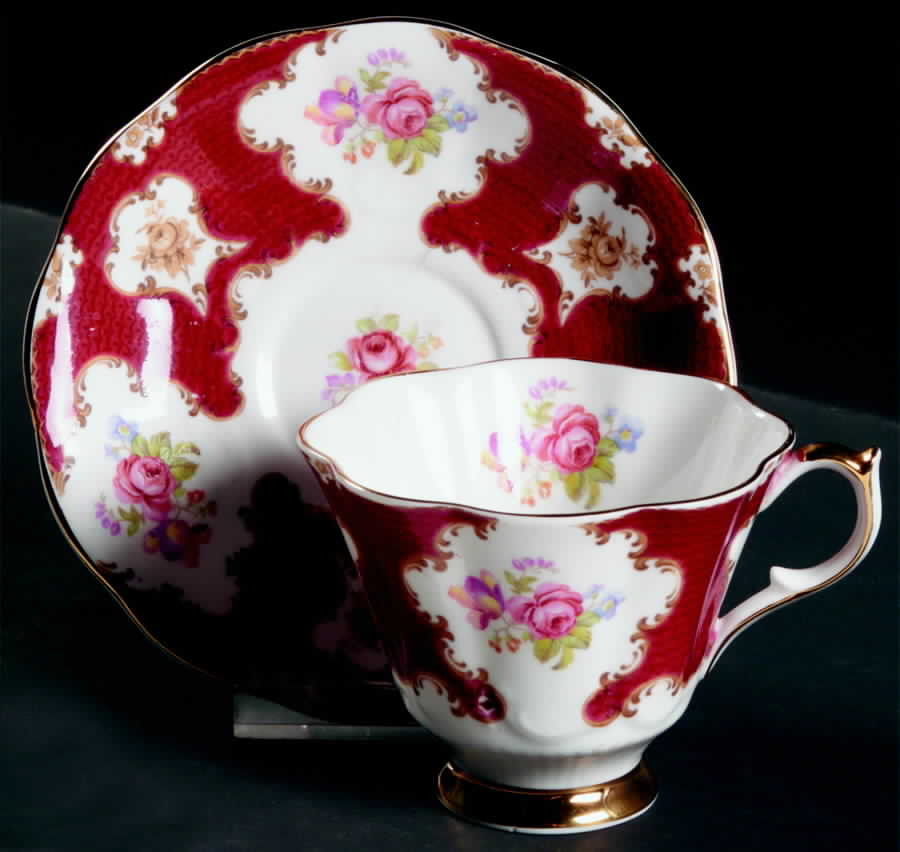 Lady Eleanor Footed Cup & Saucer Set by Queen Anne (England)-1