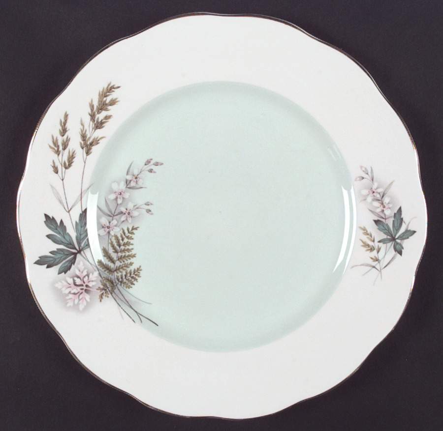 Louise (Green Center) Dinner Plate by Queen Anne (England)-1