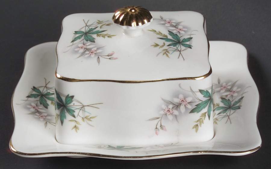 Louise (Green Center) Square Covered Butter by Queen Anne (England)-1