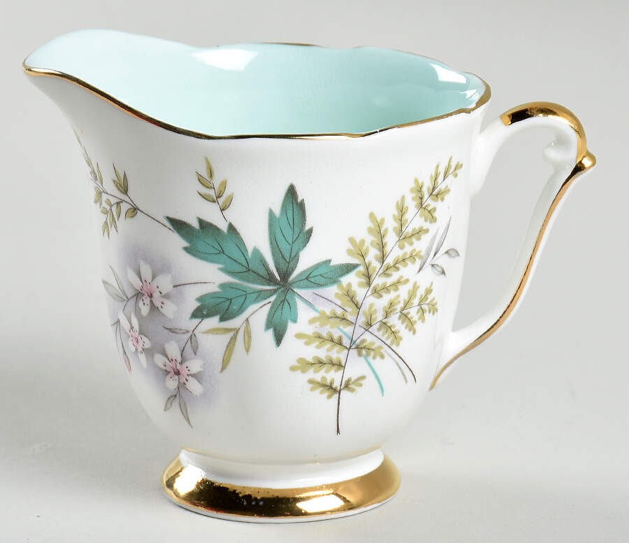 Louise (Green Center) Mini Creamer by Queen Anne (England)-1