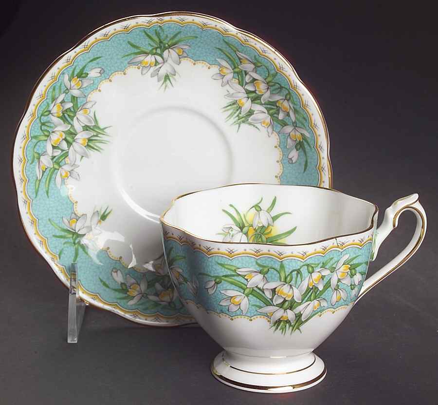 Marilyn Footed Cup & Saucer Set by Queen Anne (England)-1