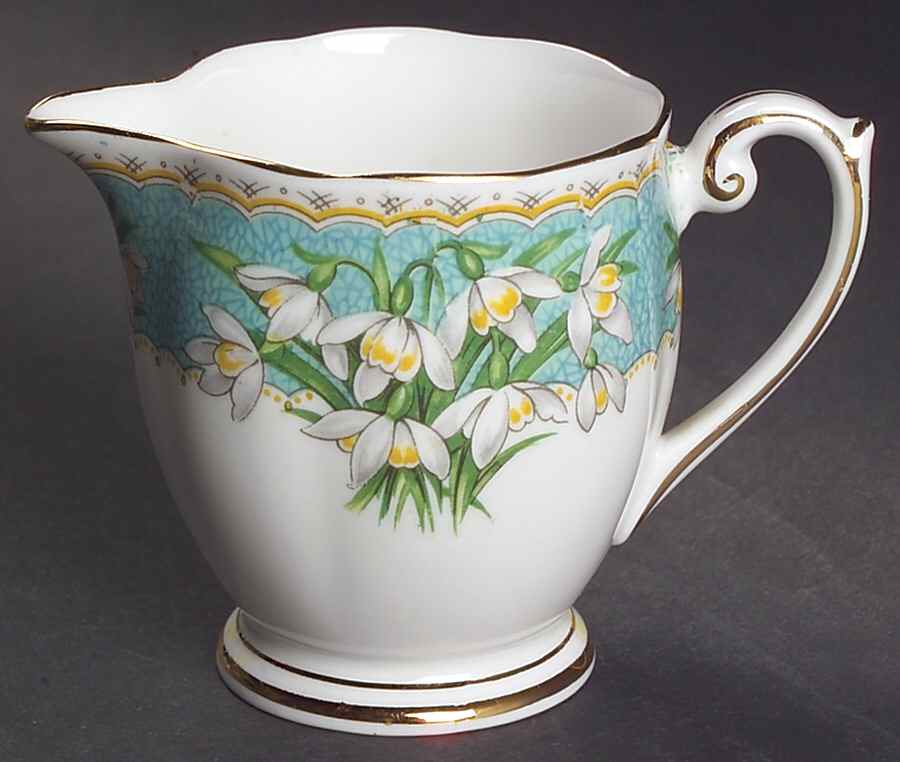 Marilyn Mini Creamer by Queen Anne (England)-1