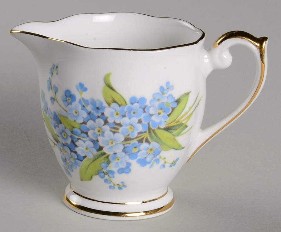QUA3 Mini Creamer by Queen Anne (England)-1