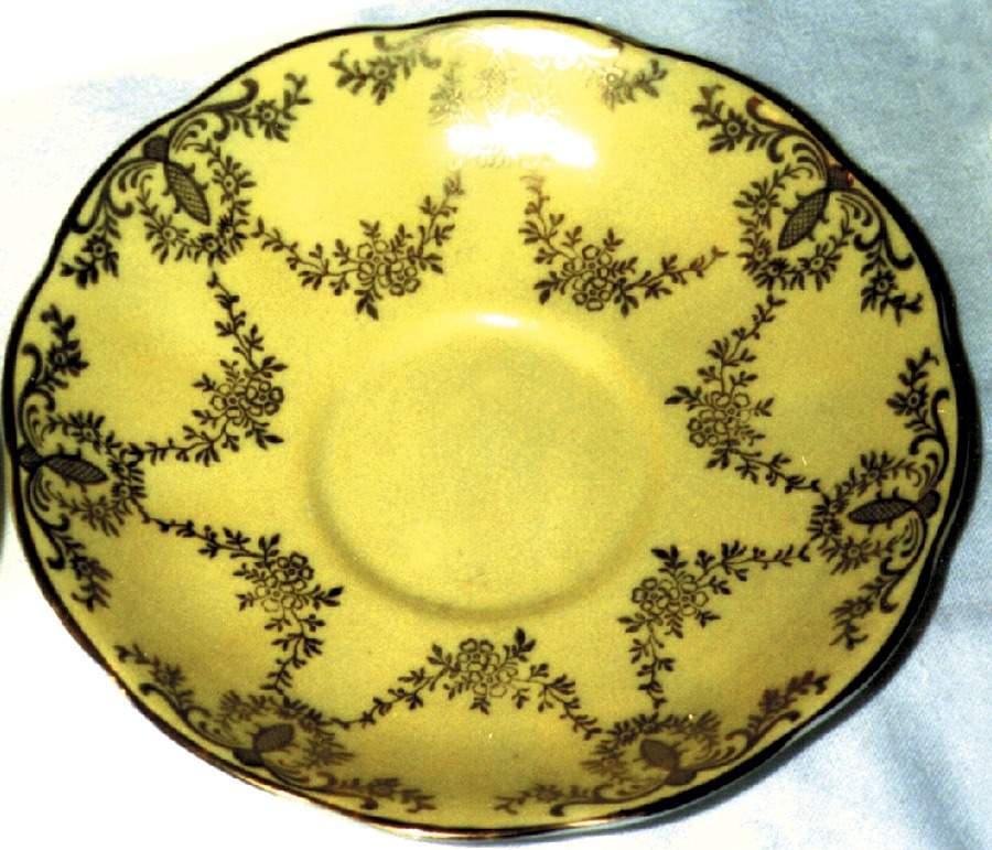 4729 Saucer by Queen Anne (England)-1