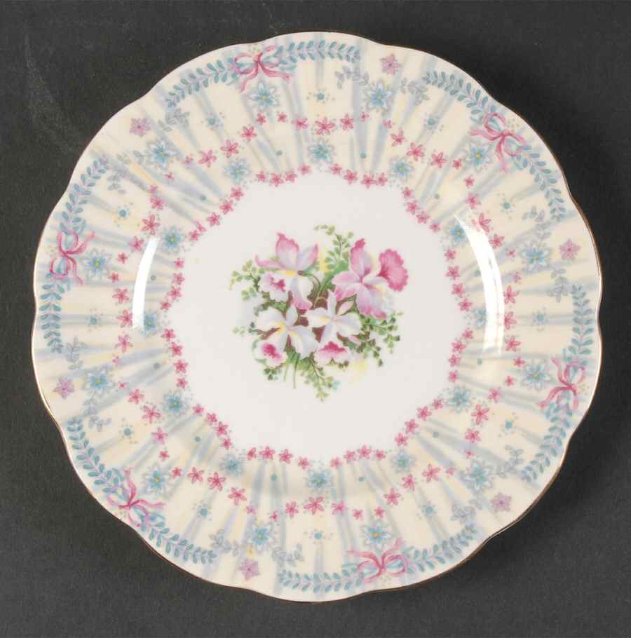 Royal Bridal Gown Dessert/Pie Plate by Queen Anne (England)-1