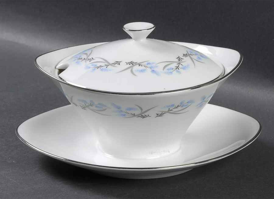 Memory Lane Gravy Boat w/Attached Underplate & Lid by Quality Crafts-1