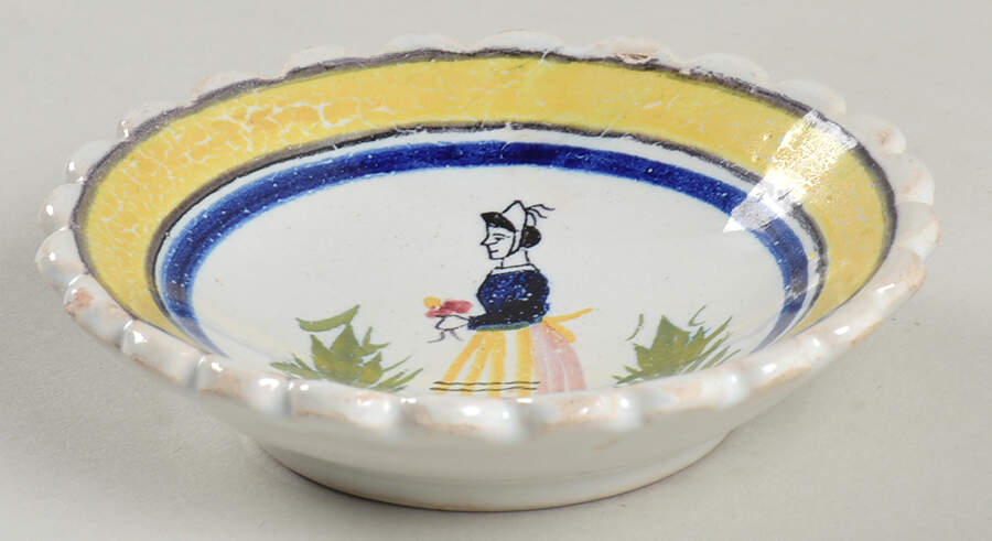 Henriot (Lady Or Man Center) Tea Bag Holder by Quimper-1