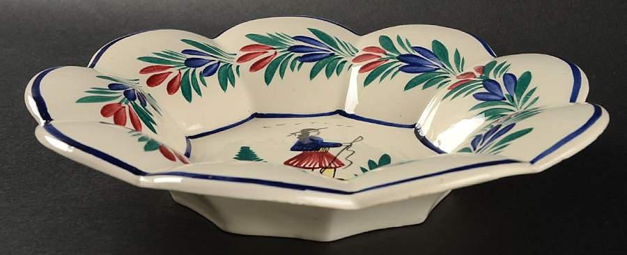 Petit Breton 9" Scalloped Bowl by Quimper-1