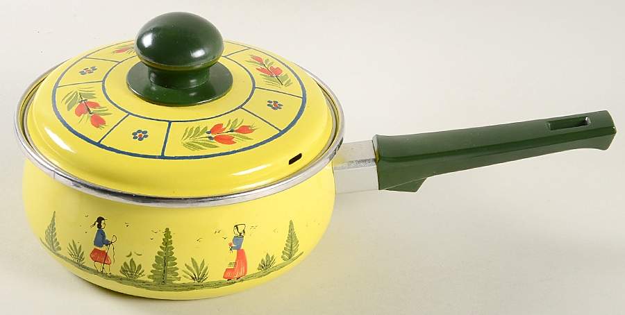Soleil Yellow (Octagonal, Lady) Saucepan Covered Metal 1.75 Quarts by Quimper-1