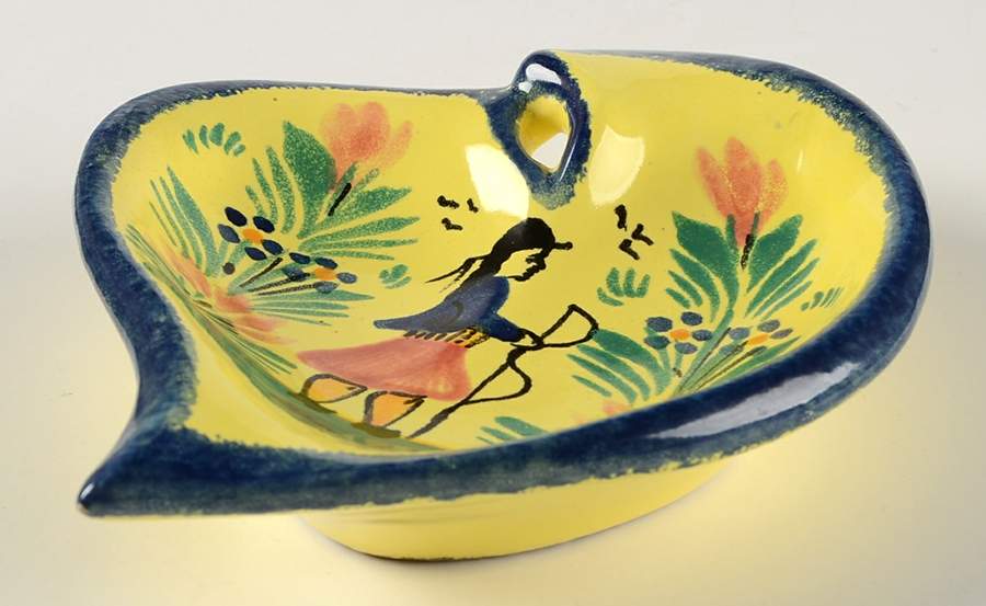 Soleil Yellow (Round) 7" Leaf Dish by Quimper-1