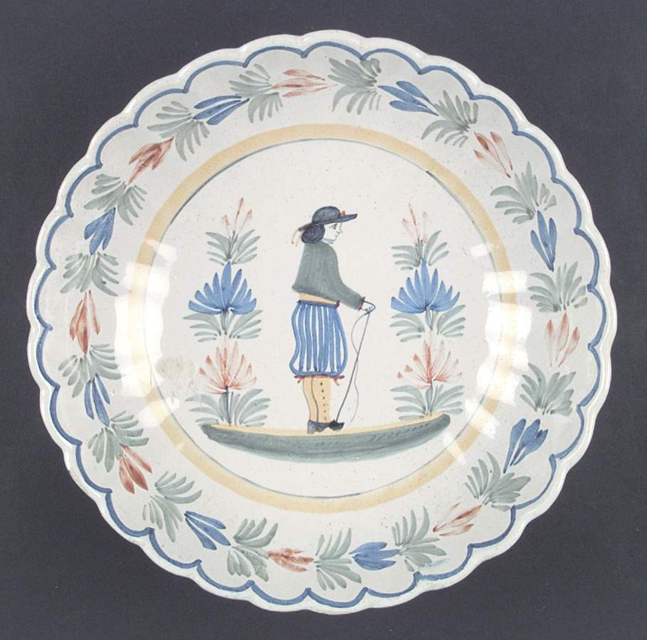 QUI17 10" Round Vegetable Bowl by Quimper-1