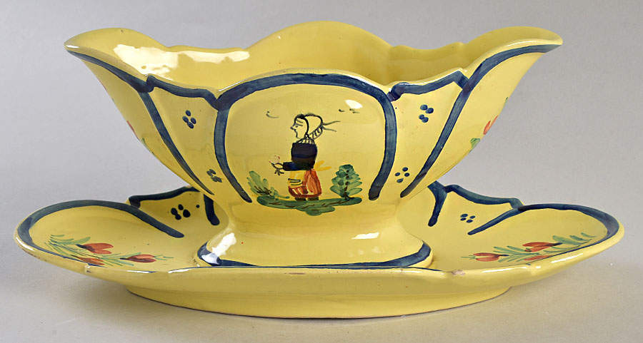 QUI20 Gravy Boat with Attached Underplate by Quimper-1