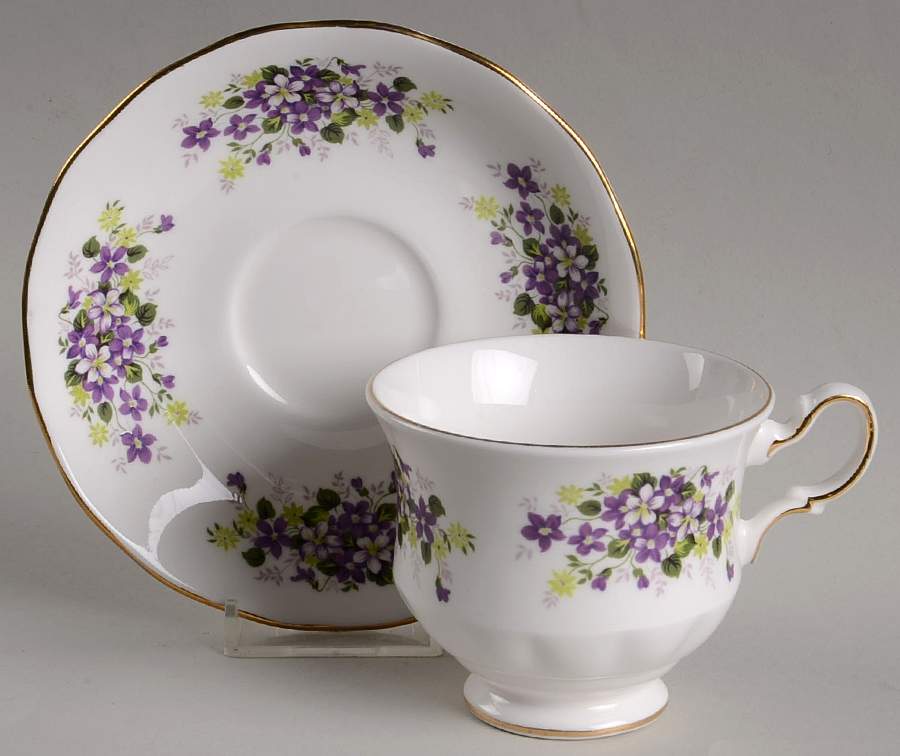 8625 Footed Cup & Saucer Set by Queen Anne (England)-1