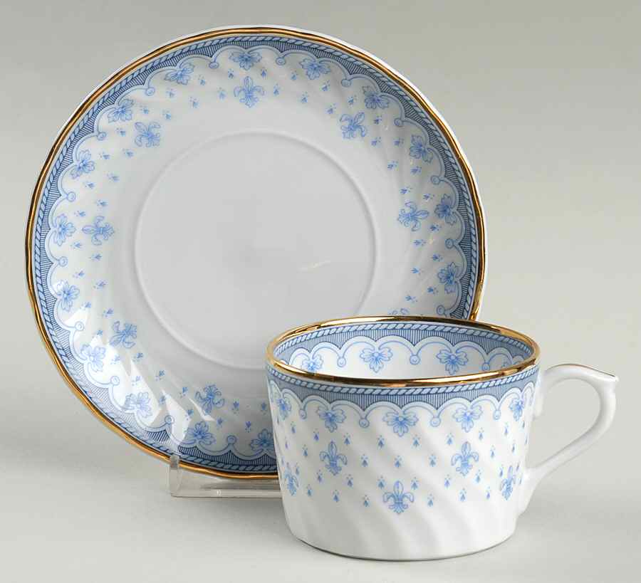 QUN2 Flat Cup & Saucer Set by Quinta Nova-1